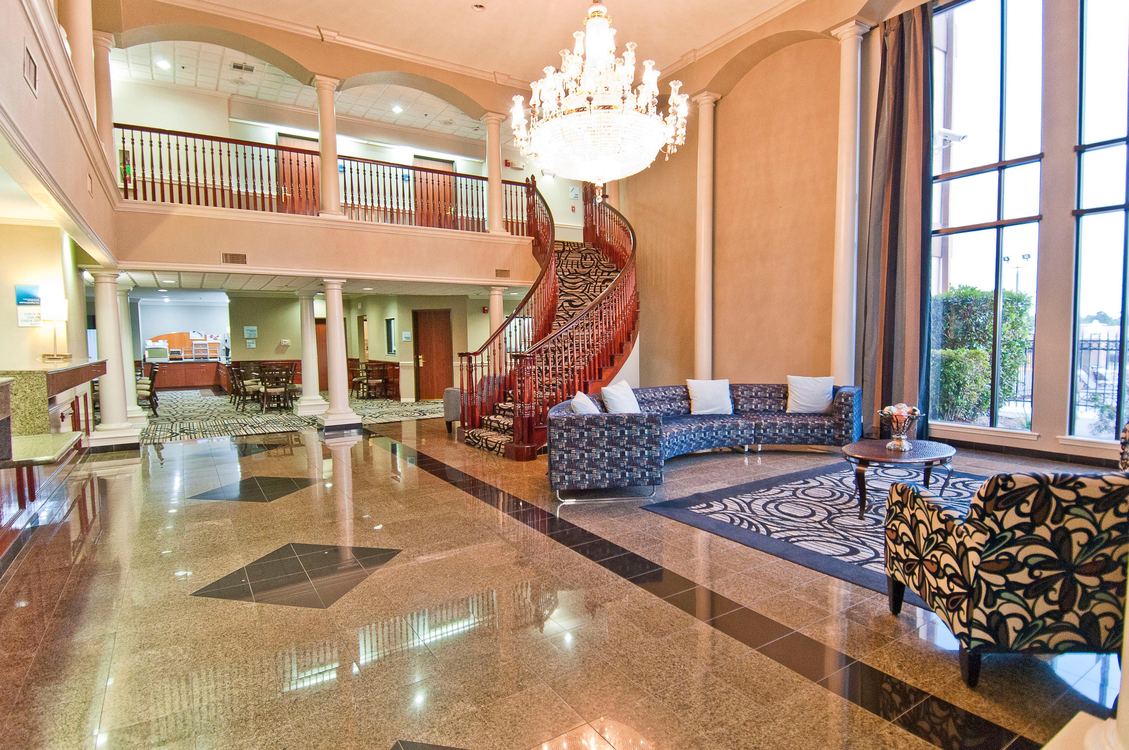Holiday Inn Express Hotel And Suites Lake Charles By Ihg Esterno foto