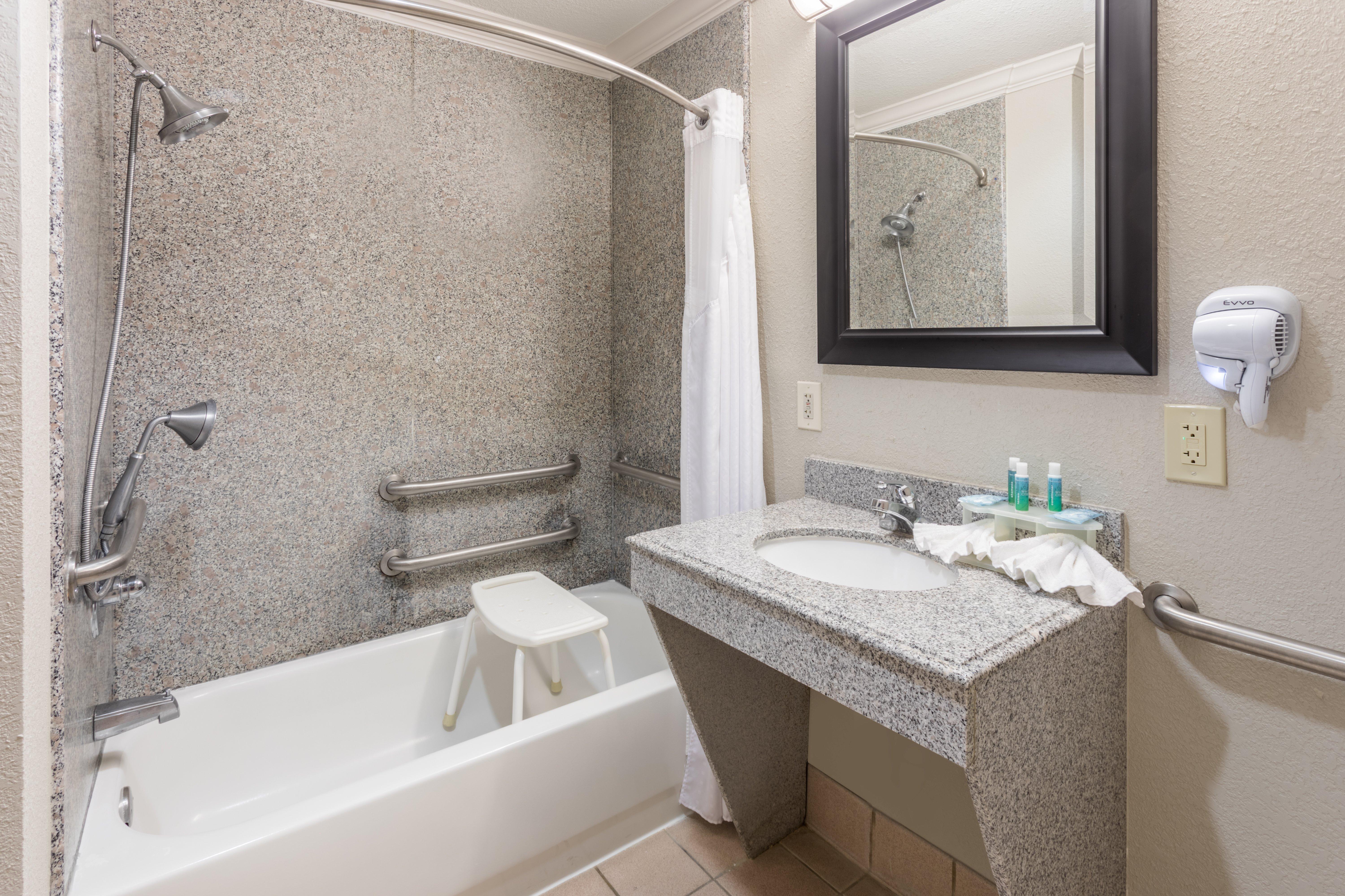 Holiday Inn Express Hotel And Suites Lake Charles By Ihg Esterno foto
