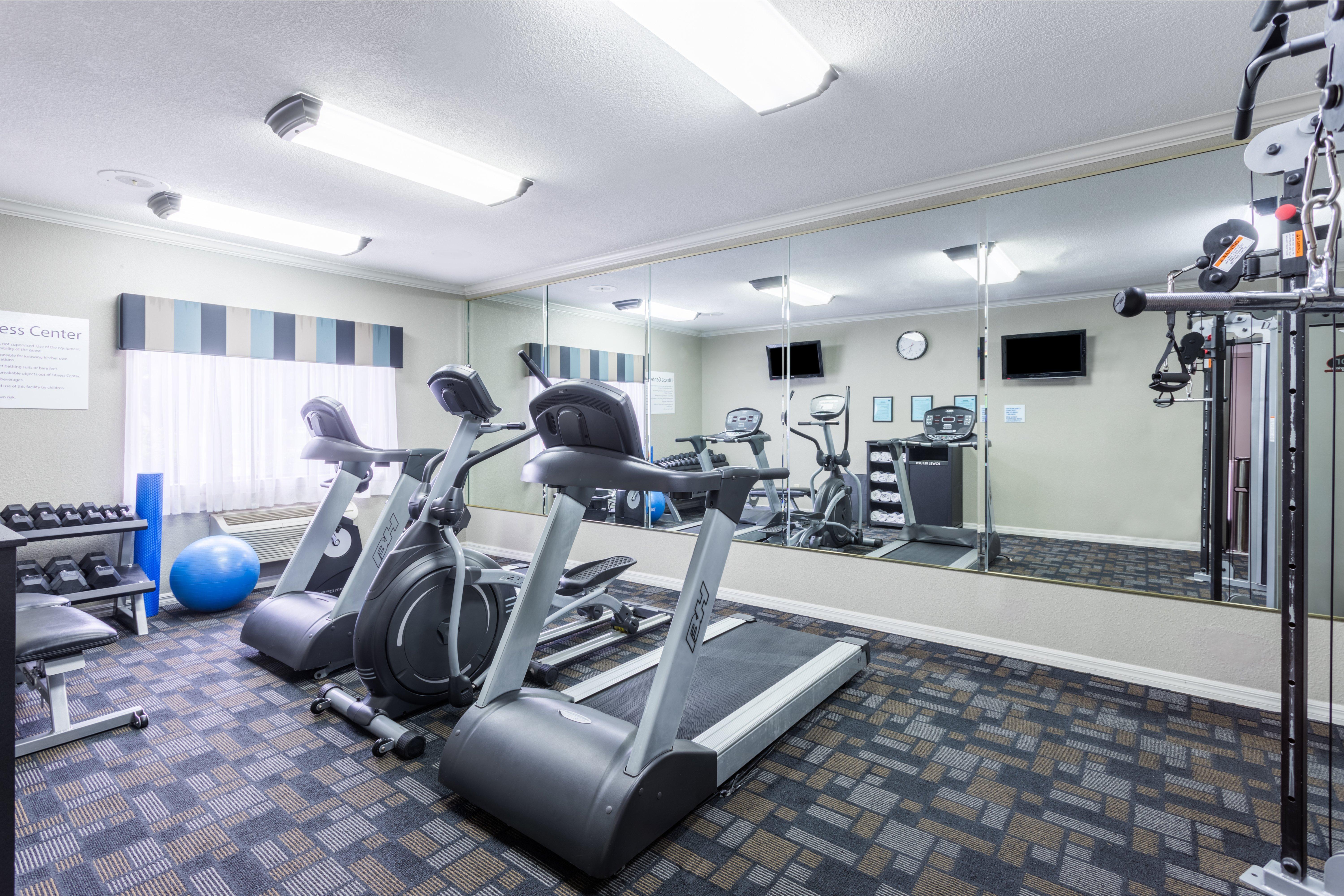 Holiday Inn Express Hotel And Suites Lake Charles By Ihg Esterno foto