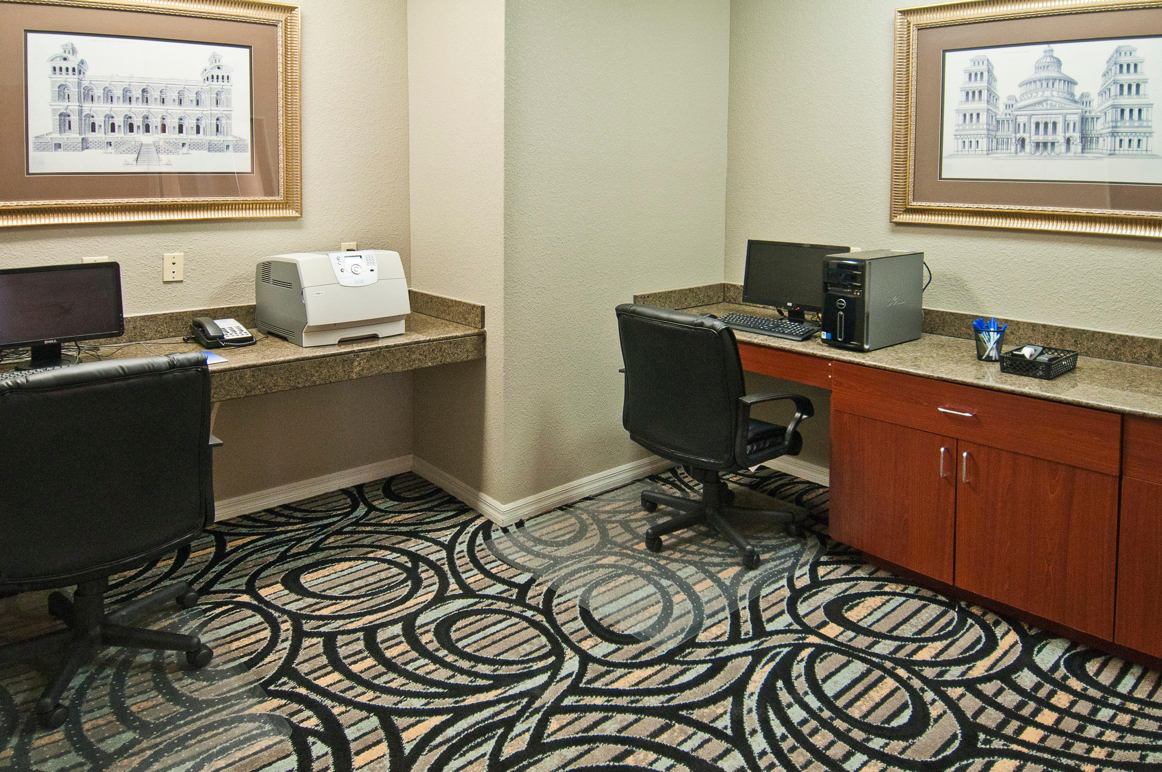 Holiday Inn Express Hotel And Suites Lake Charles By Ihg Esterno foto